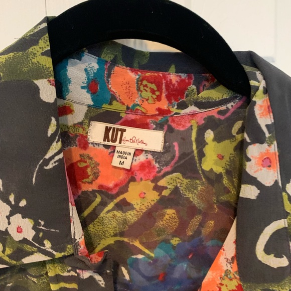 Kut from the Kloth women’s blouse size Medium. Slightly sheer - Picture 2 of 3